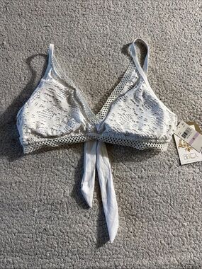 BECCA White Lace Crochet Tie-Back Bikini Top Size D New